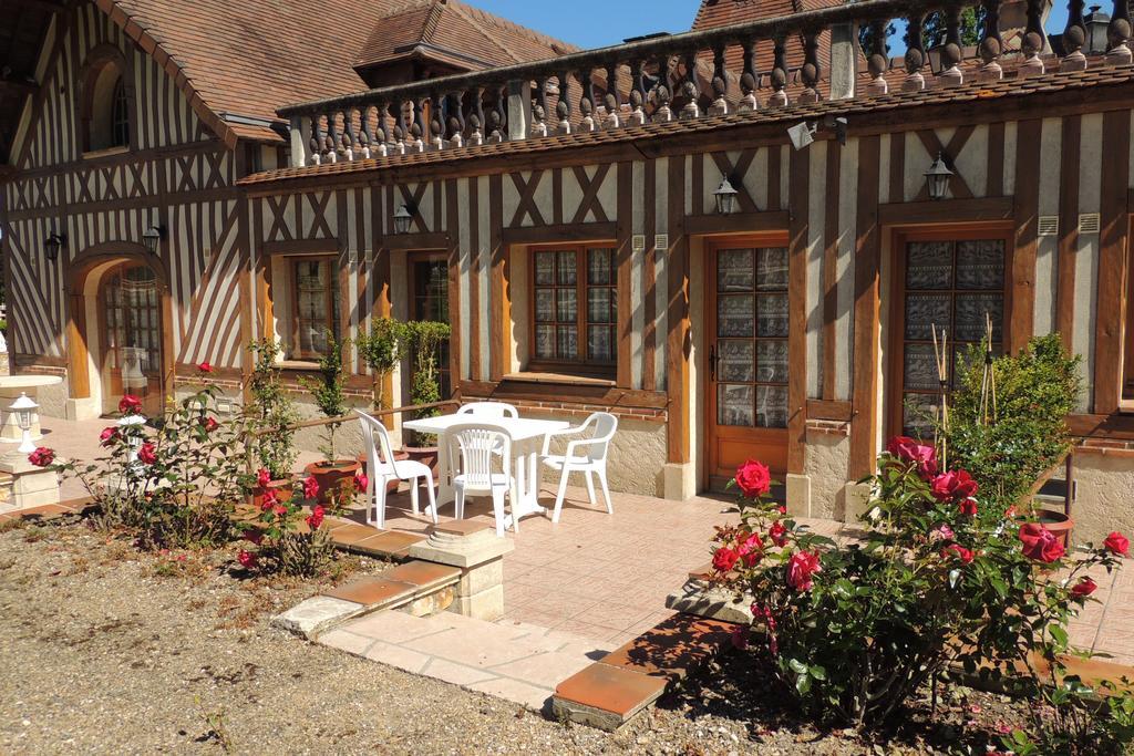 Le Manoir De Goliath Apartment Toutainville ภายนอก รูปภาพ