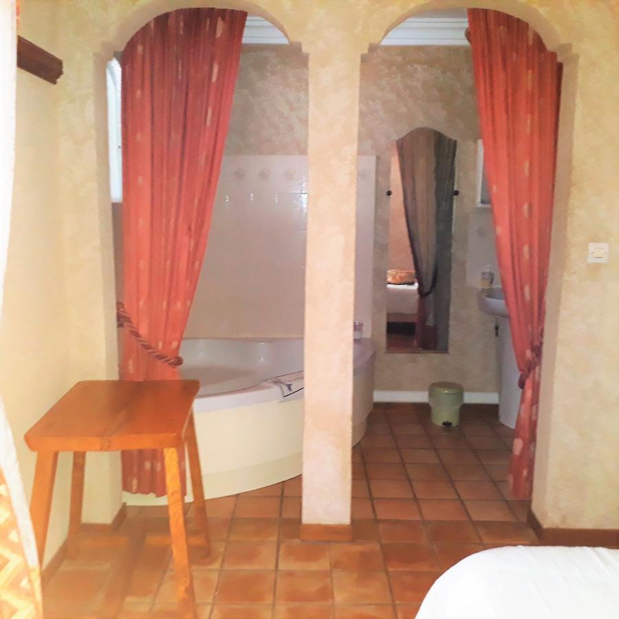 Le Manoir De Goliath Apartment Toutainville ภายนอก รูปภาพ